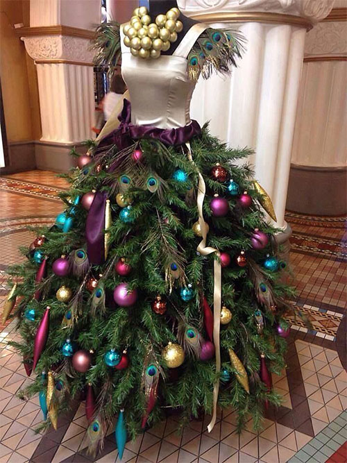 10-Home-made-Christmas-Tree-Costume-Idea
