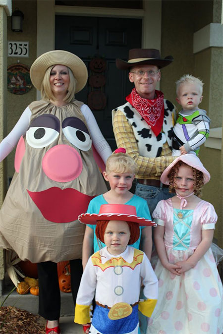 18-Family-Themed-Halloween-Outfits-Costume-Ideas-2014-10