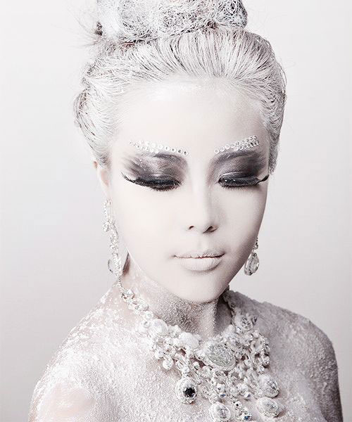 15-Winter-Snow-Ice-Queen-Make-Up-Looks-Ideas-Trends-2015-4