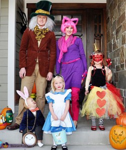 20+ Cute & Funny Family Themed Halloween Costume Ideas 2015 | Modern ...