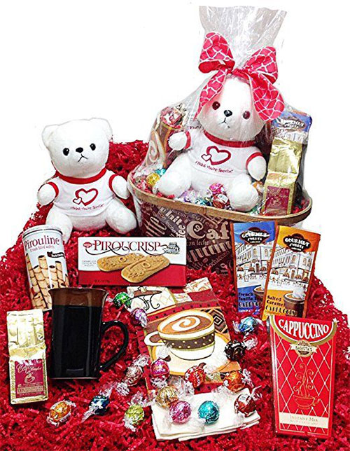 15-Mother’s-Day-Gift-Baskets-Hampers-2018-6