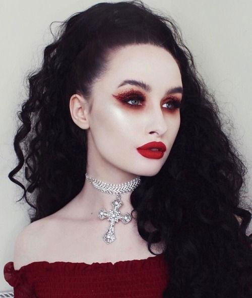15-Witch-Halloween-Make-Up-Looks-For-Girls-Women-2018-14