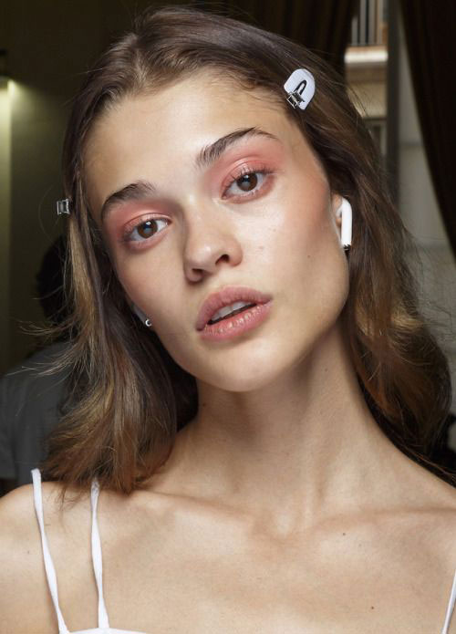 15-Spring-Eye-Face-Makeup-Looks-Ideas-2019-8