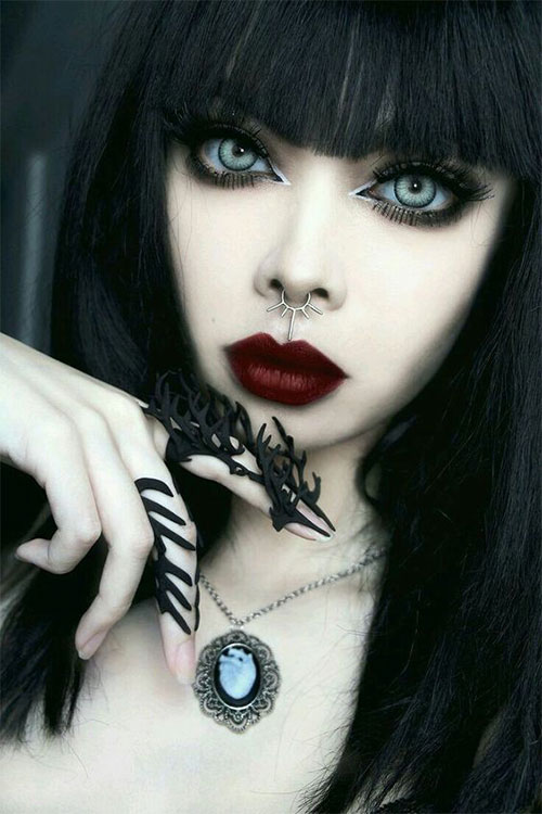 Best-Vampire-Halloween-Makeup-Looks-Trends-2021-13