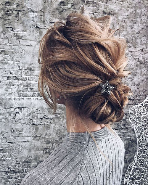 Christmas-Hairstyles-Ideas-2021-Holiday-Hairstyles-2