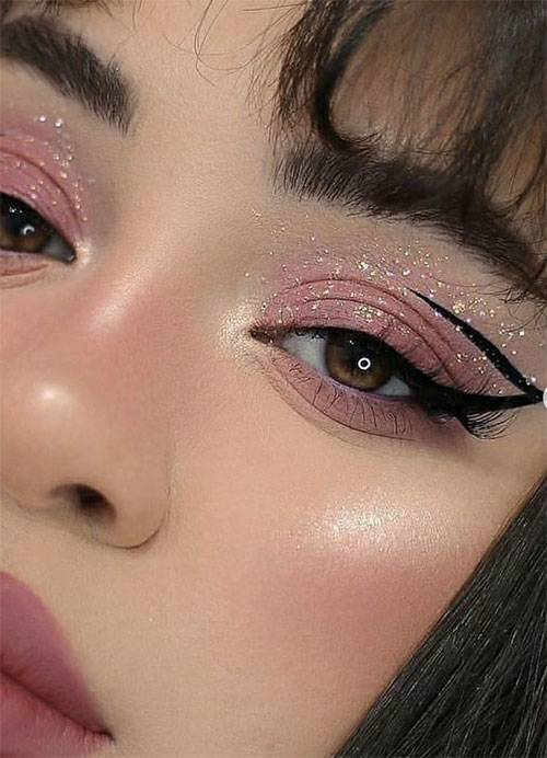 Graphic-Eyeliner-Makeup-Looks-Trends-You-Will-Love-10