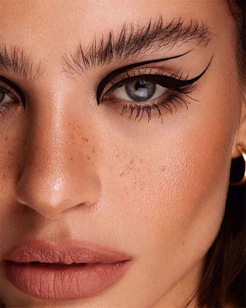 Graphic-Eyeliner-Makeup-Looks-Trends-You-Will-Love-11