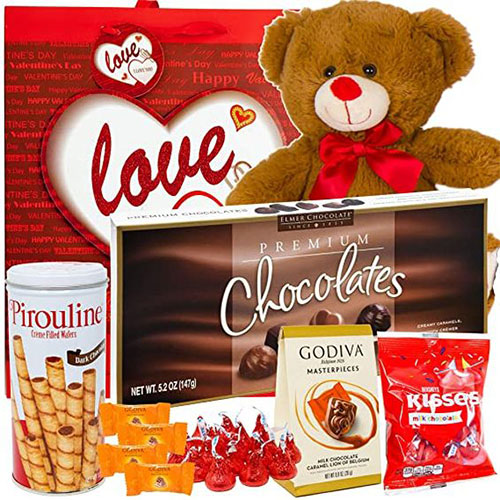 Romantic-Gifts-Ideas-That-Really-Show-Love-Valentine’s-Day-Gifts-For-Her-1