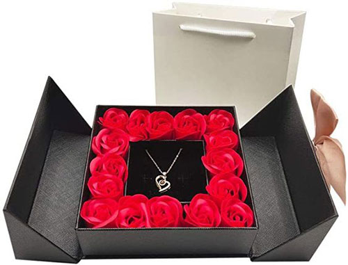 Romantic-Gifts-Ideas-That-Really-Show-Love-Valentine’s-Day-Gifts-For-Her-10