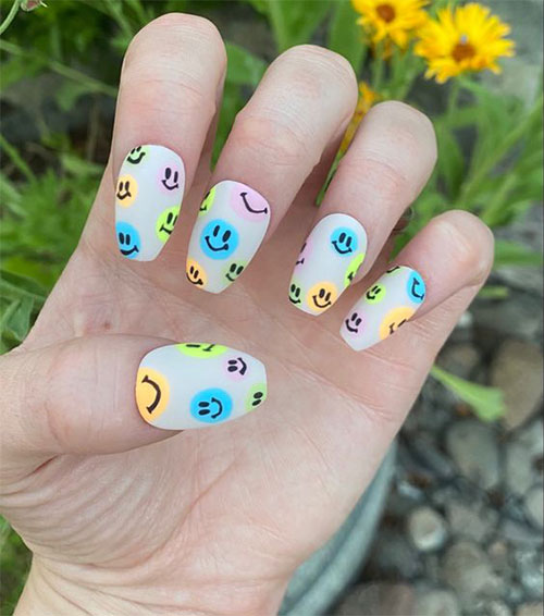 Smiley-Face-Nail-Art-Designs-That-ll-Boost-Your-Mood-3