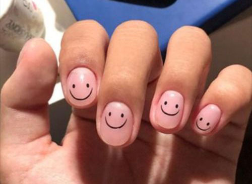 Smiley-Face-Nail-Art-Designs-That-ll-Boost-Your-Mood-6