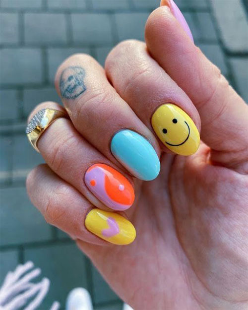 Smiley-Face-Nail-Art-Designs-That-ll-Boost-Your-Mood-7
