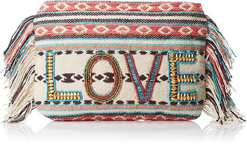 Stylish-Handbags-Clutches-That-Are-Perfect-For-Your-Valentines-Day-3