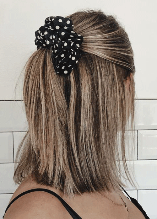 18-Scrunchie-Hairstyles-That-Will-Be-In-Style-In-2022-17