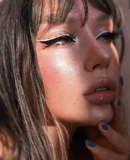 White-Eyeliner-Looks-That-Will-Be-The-Hottest-Trend-In-2022-8