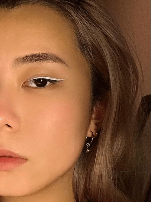 White-Eyeliner-Looks-That-Will-Be-The-Hottest-Trend-In-2022-9