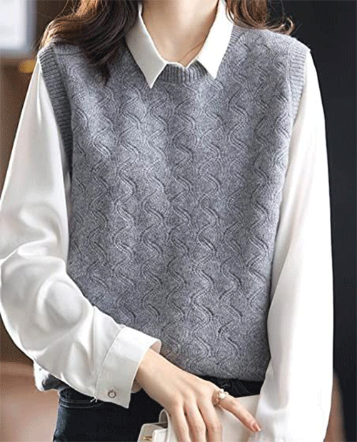 Cute-Women-Sweater-Vest-Fashion-Trends-You-Should-Know-11