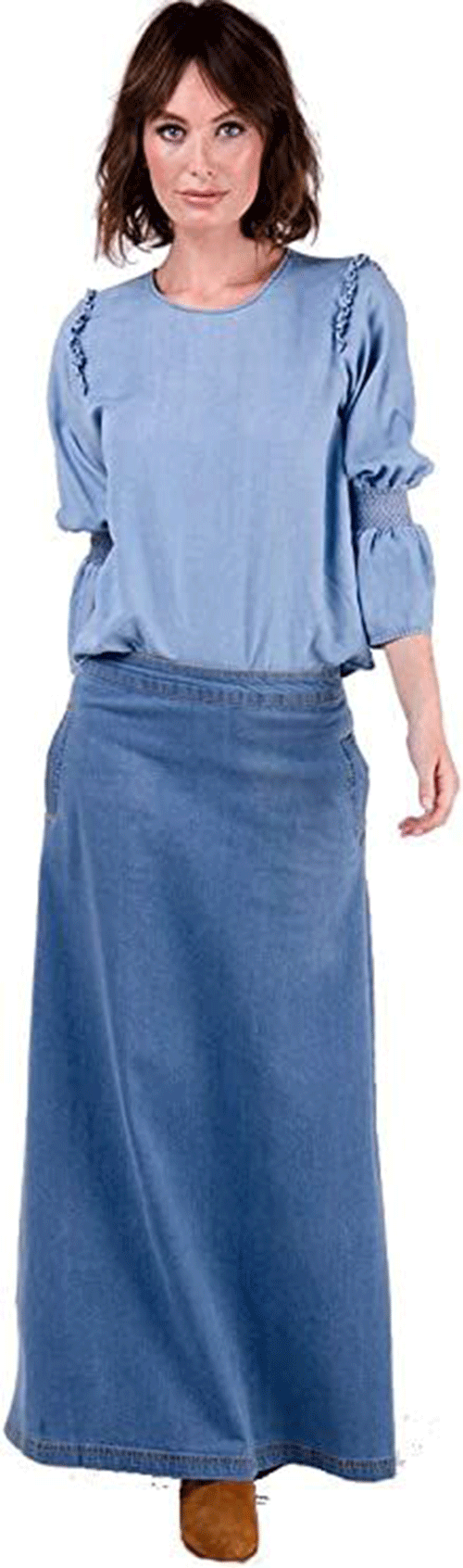 From-Classic-To-Trendy-How-to-Wear-A-Maxi-Denim-Skirt-In-2023-5