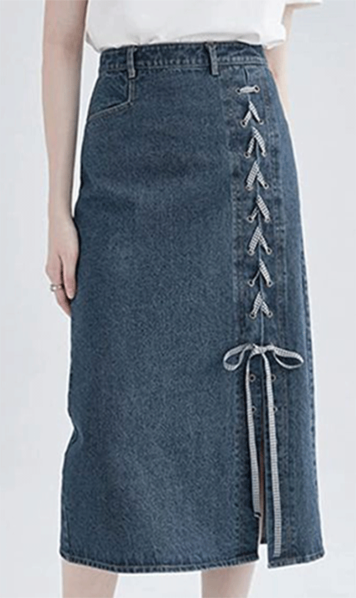 From-Classic-To-Trendy-How-to-Wear-A-Maxi-Denim-Skirt-In-2023-9