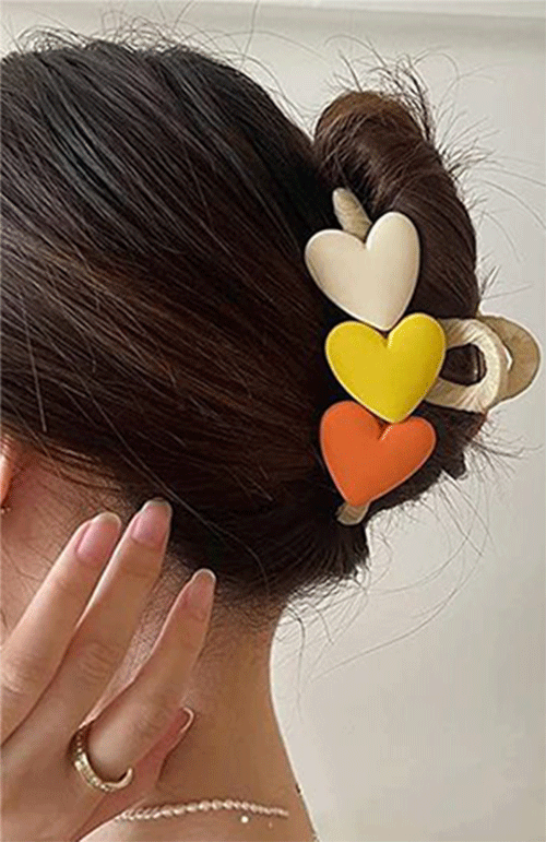 Trendy-Hair-Accessory-2023's-Best-Claw-Clips-9