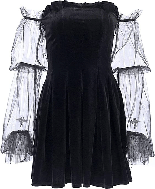 Gothic-Halloween-Costumes-2023-Hauntingly-Beautiful-Costumes-4