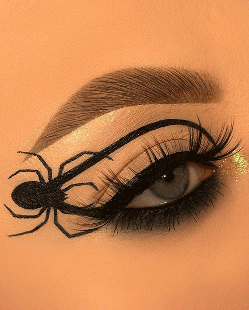 Spooky-Halloween-Eyeliner-Looks-To-Try-In-2023-Halloween-Eye-Makeup-15
