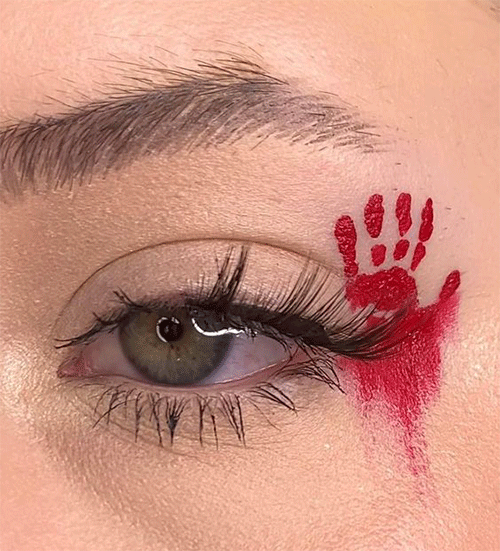 Spooky-Halloween-Eyeliner-Looks-To-Try-In-2023-Halloween-Eye-Makeup-4