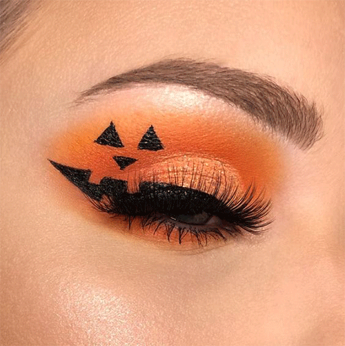 Spooky-Halloween-Eyeliner-Looks-To-Try-In-2023-Halloween-Eye-Makeup-9
