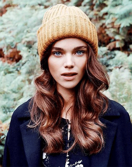 Best-Winter-Hairstyles-For-Beanie-Lovers-Hat-Hair-Happiness-4